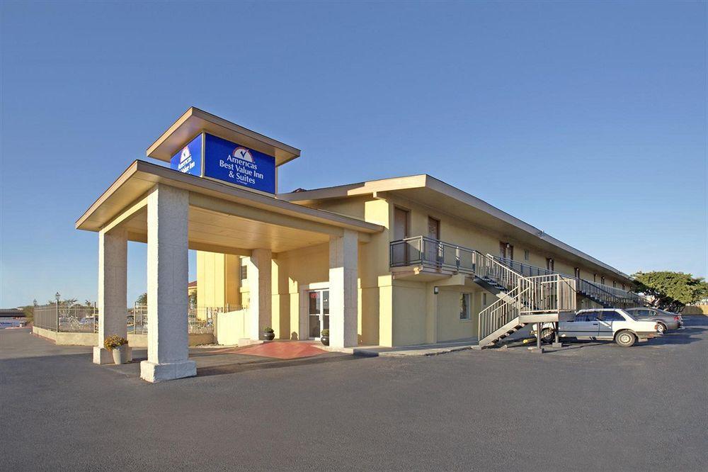 Travelodge By Wyndham New Braunfels Bagian luar foto